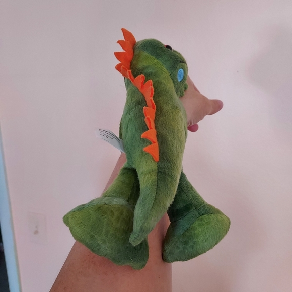 Wild Republic Green Lizzard Wrist Hugger Plush Stuffed Animal 9” - Picture 6 of 9